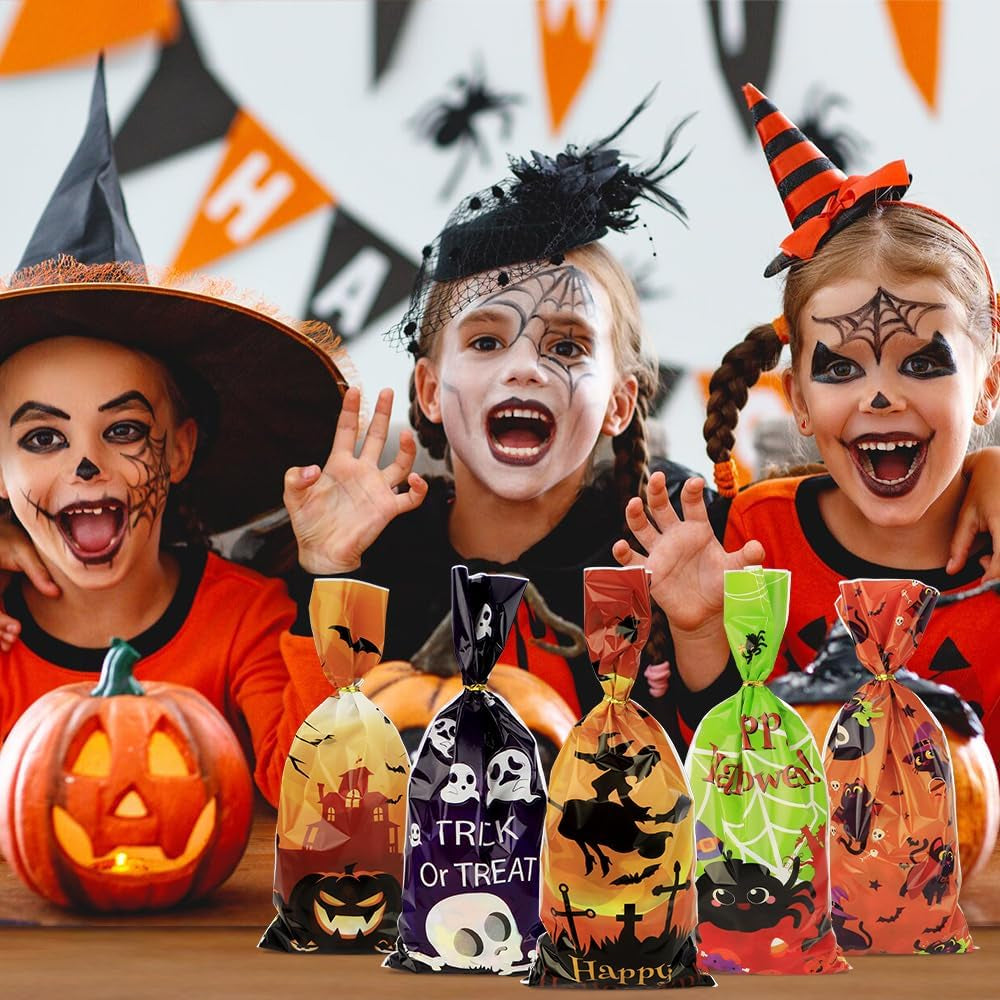 Halloween Treat Bags, Halloween Cellophane Treat Bags, 50 PCS Halloweens Candy Bag, Plastic Cello Cookie Goodies Gift Bag with 50Pcs Ties for Halloweens Trick or Treat Party Favors Supplies, 4 Style