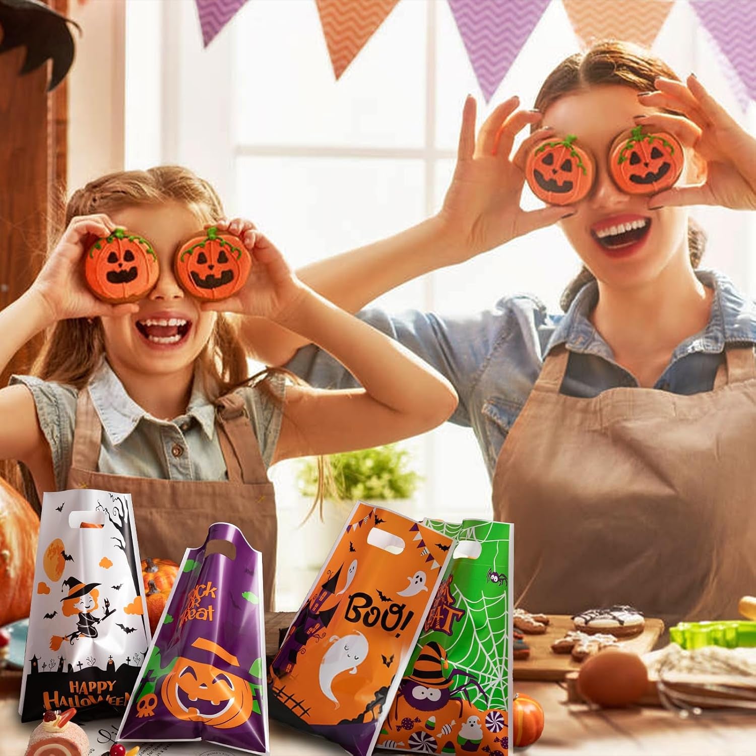 100Pcs Halloween Goodie Bags Trick or Treat Bags Plastic Candy Treat Bag with Handle Gift Bag for Halloween Party Favors Supplies